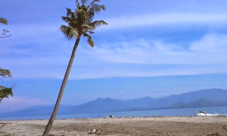Pantai Kappe, Menikmati Indahnya Laut Sembari Kulineran di Pinrang